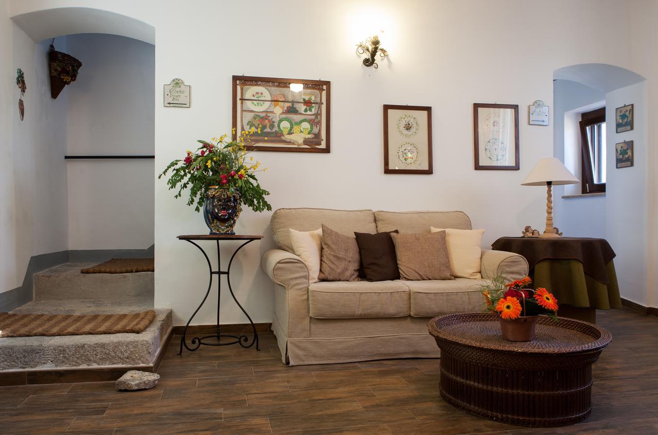 La Ferula Bed and Breakfast Scillato  Exterior foto